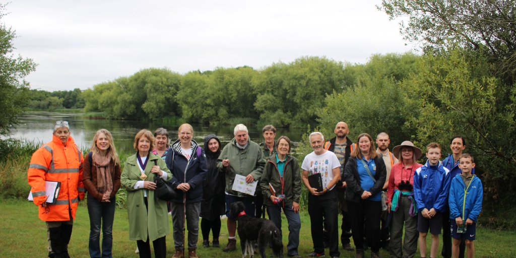Residents, Councillors, Deputy Mayor and members of staff from both idverde and RSPB at the Dishley Pool BIOBLITZ